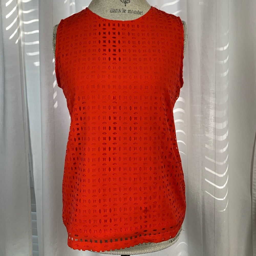 Red, sleeveless blouse, like new